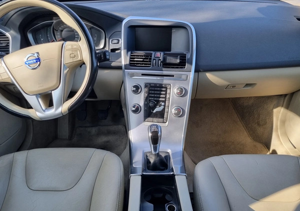 Volvo XC 60 cena 54999 przebieg: 268745, rok produkcji 2016 z Poznań małe 529